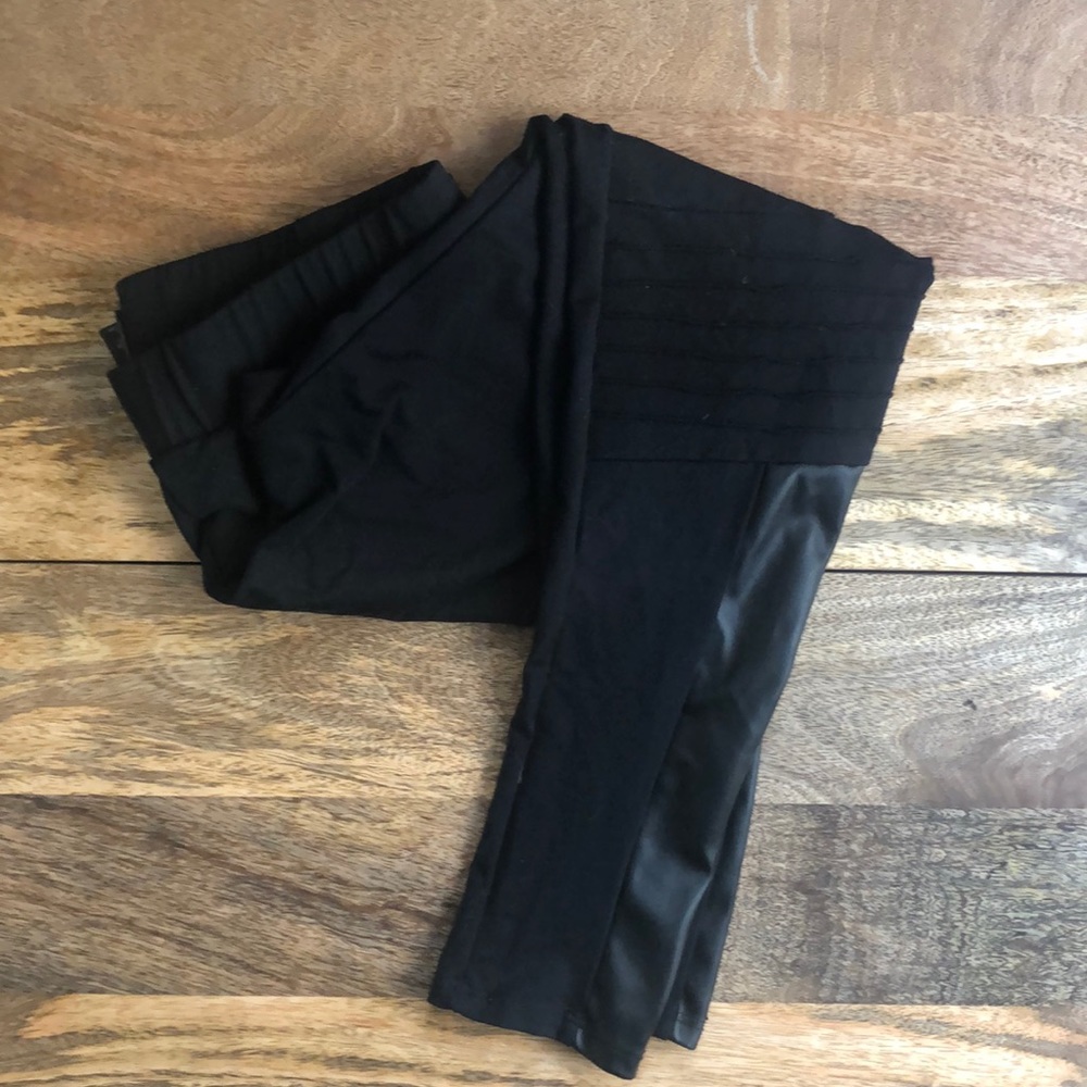 RUNE black leggings